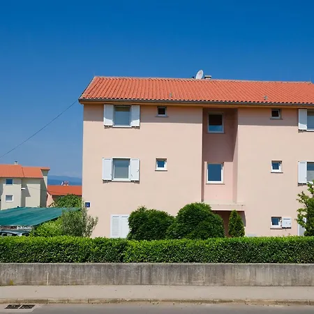 Dunja Apartman *