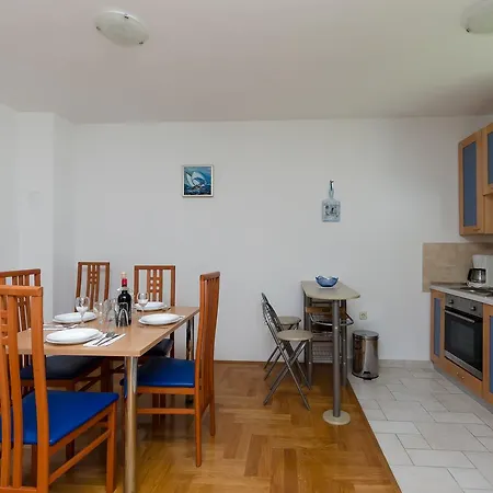 Dunja Apartman *