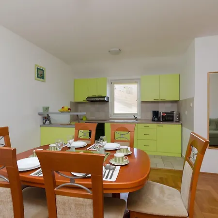 Dunja Apartman *