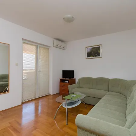 Dunja مالينسكا